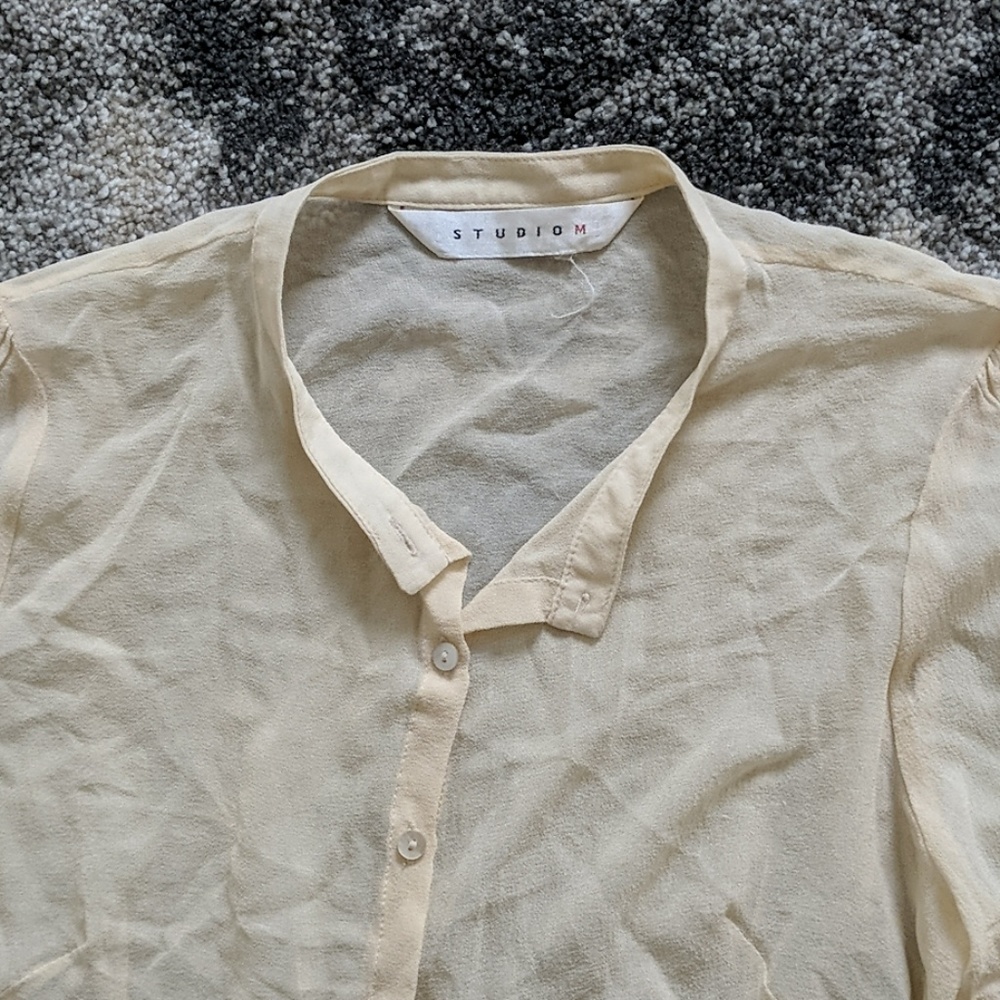 Studio m sheer cream antique looking blouse. - Picture 2 of 2